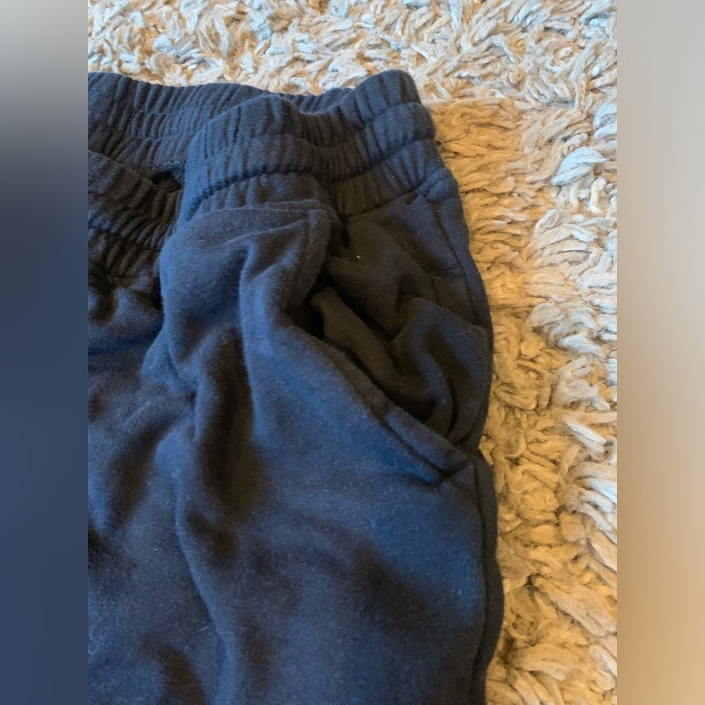 Kate Quinn, size XXL, black capri sweatpants - Picture 2 of 3